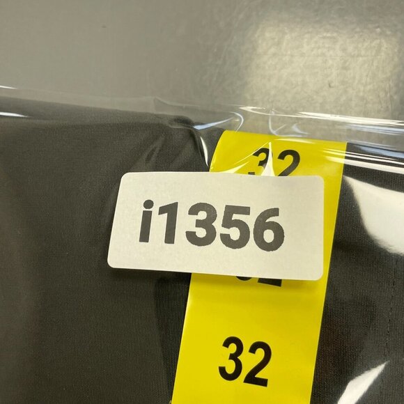 NEW Eddie Bauer Rainier 10” Tech Shorts Men’s 32 Cargo Outdoor Black i1356 - Picture 9 of 9